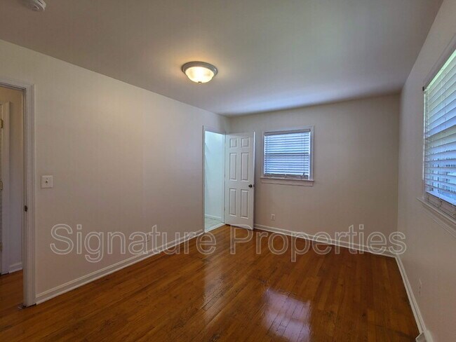 Building Photo - 204 Mt Pleasant Blvd
