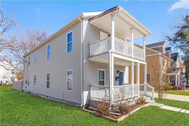 Building Photo - 926 W 26th St