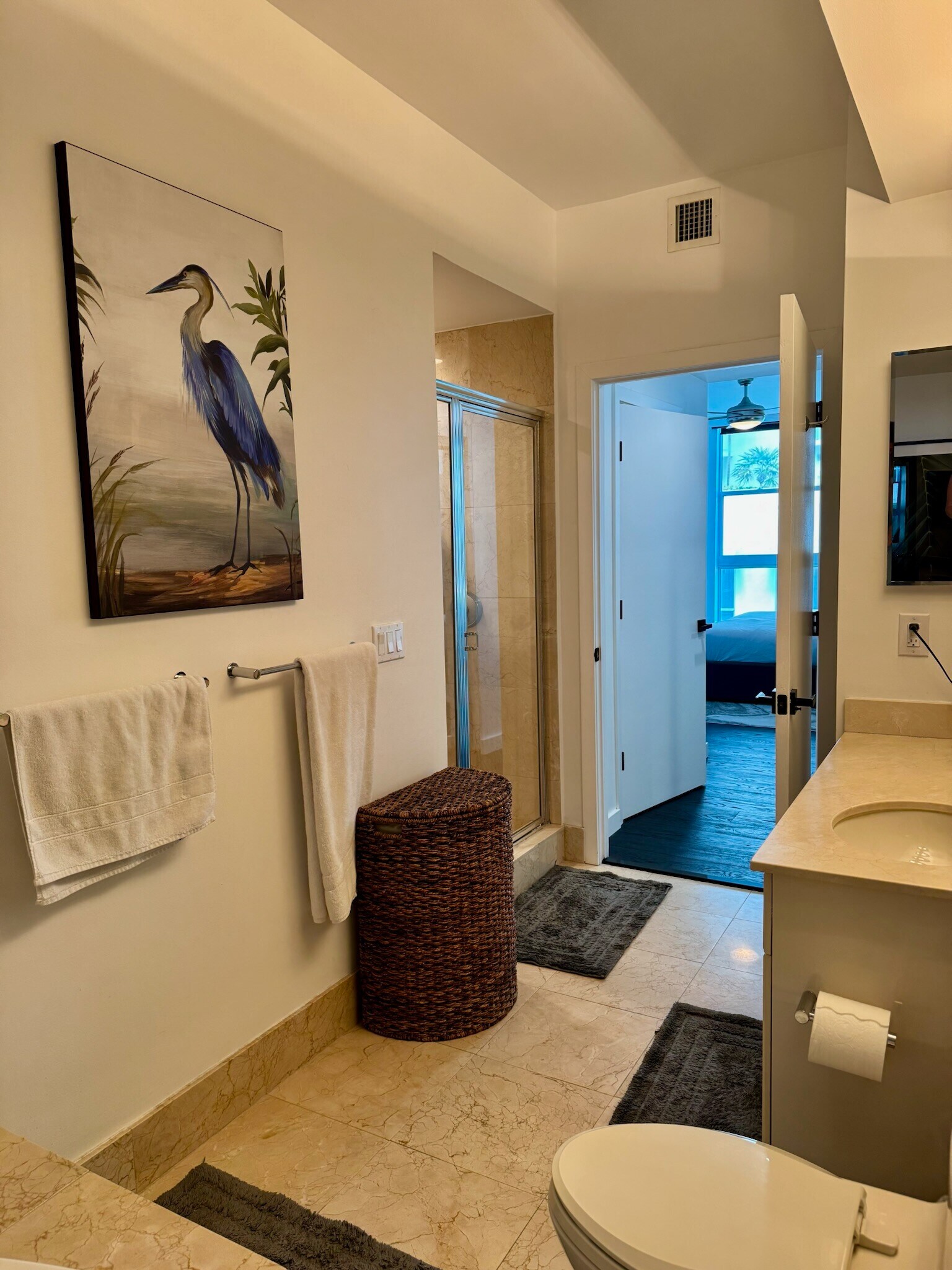 Building Photo - 111 SE 8th Ave