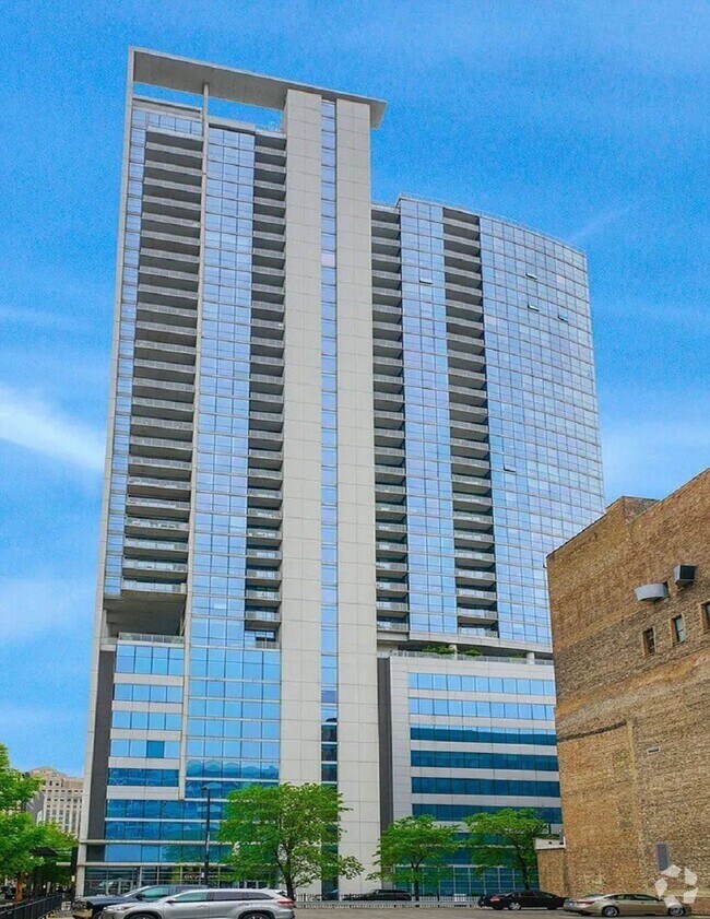 Building Photo - 303 W Ohio St