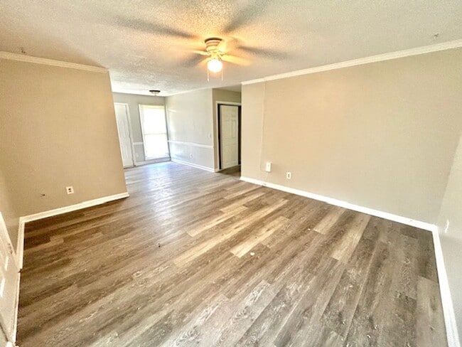Building Photo - 4425 Torrance Dr NW