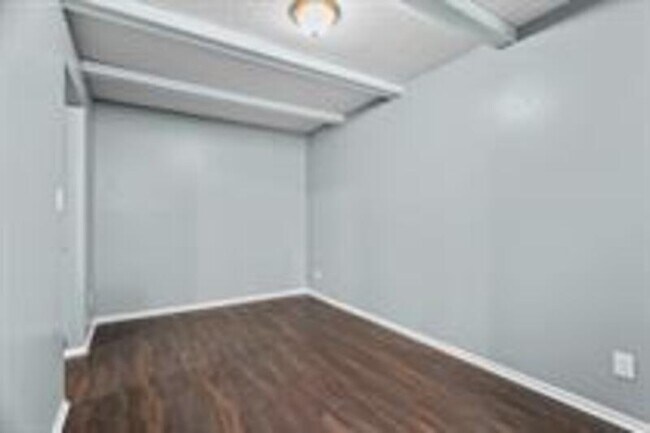 Building Photo - 1 NW O'Brien Rd