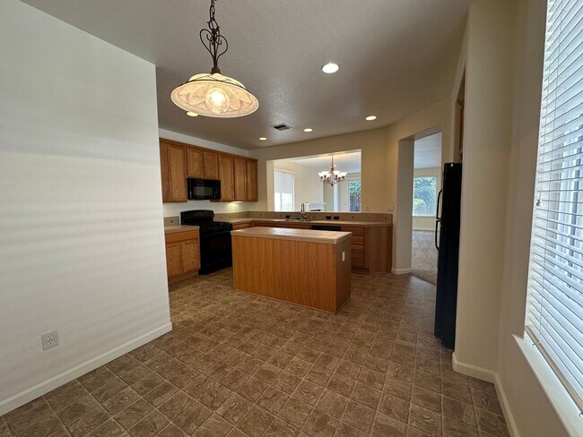 Building Photo - Curti Ranch House