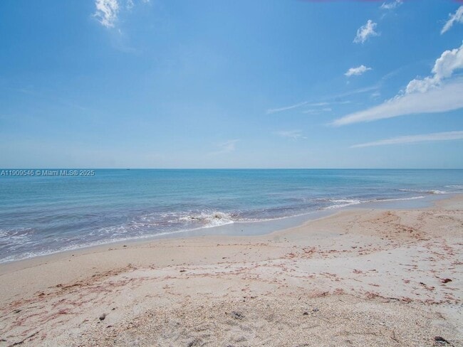 Building Photo - 1650 5th Ave