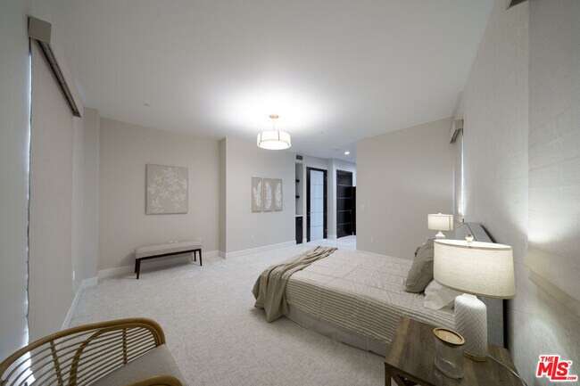Building Photo - 1318 S Roxbury Dr