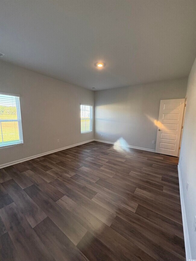 Building Photo - 820 Wapama St