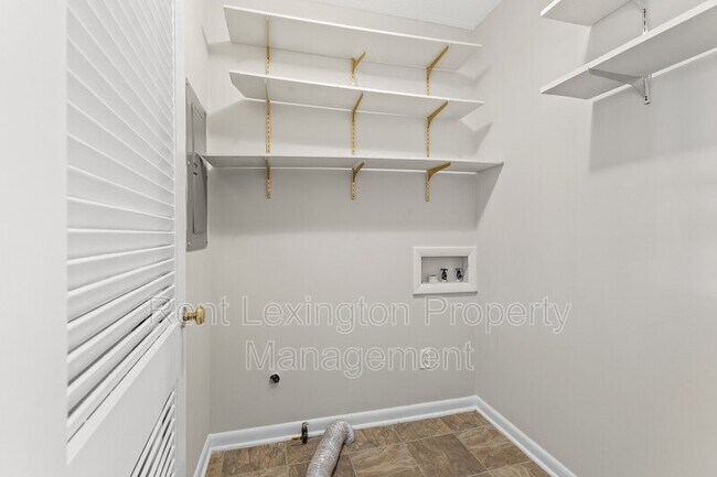 Building Photo - 2125 Talisman Rd