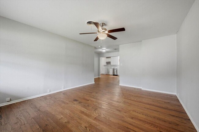 Building Photo - 2521 Hickory St