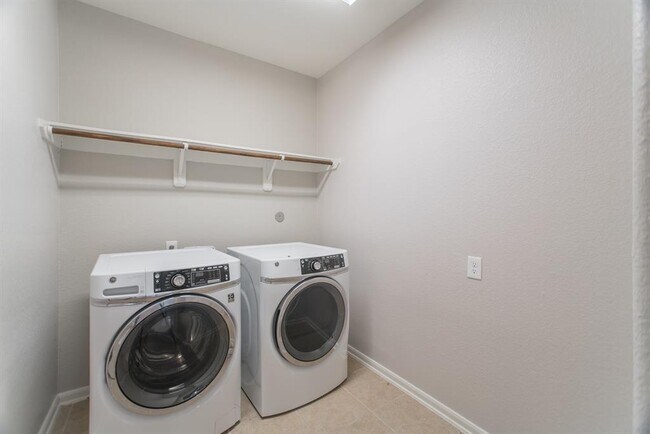 Building Photo - 8 Florentino Vine Pl