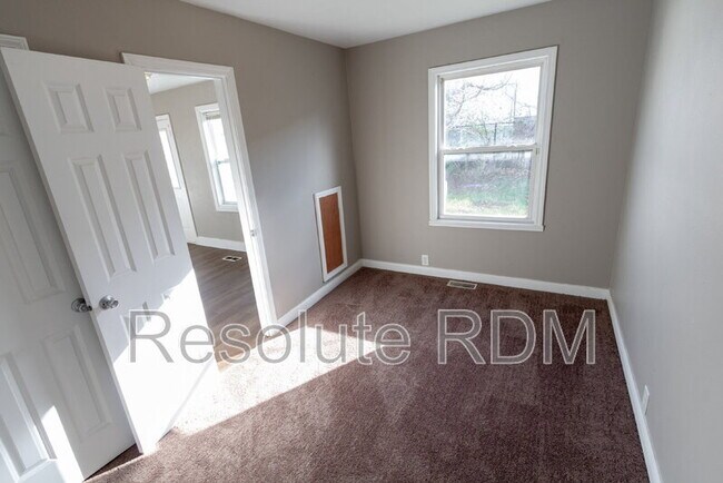 Building Photo - 7955 E 49th St
