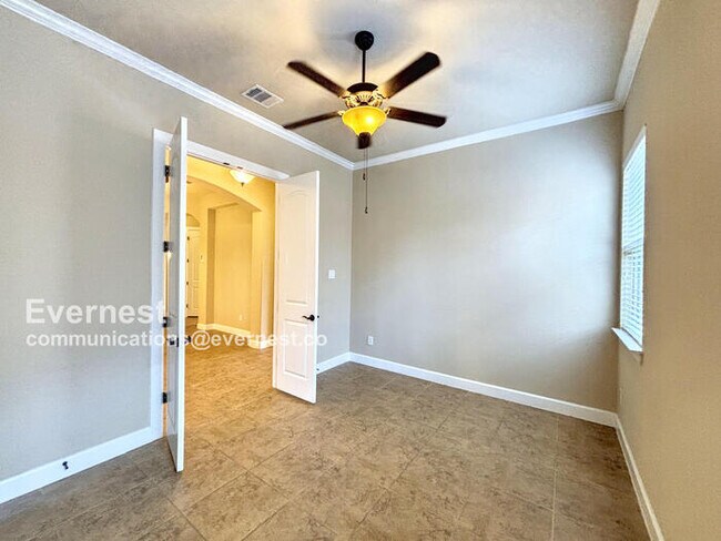 Building Photo - 204 Brantley Lake Ln