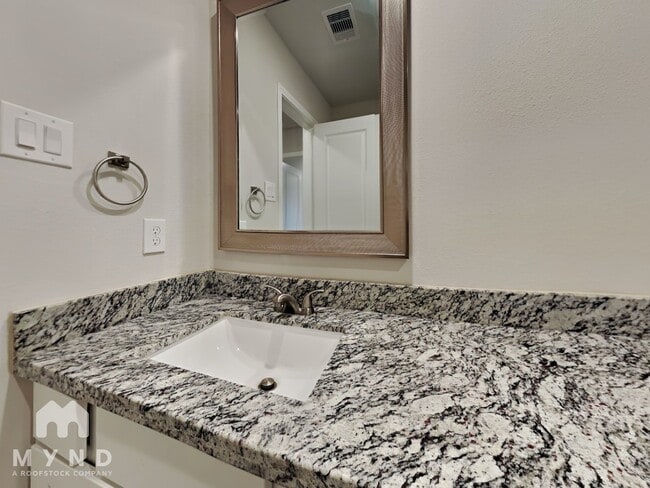 Building Photo - 11731 Miller Cir