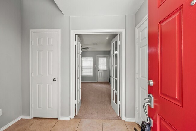 Building Photo - 5314 Schuler St