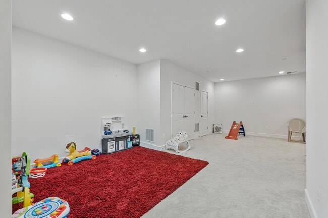 Building Photo - 22956 Aurora Vw Dr