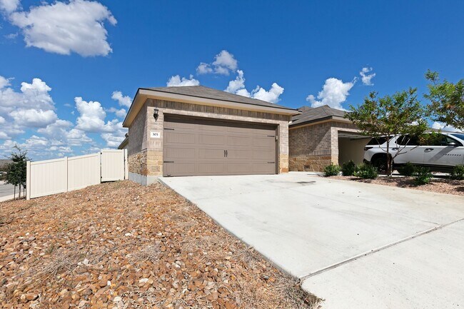 Building Photo - New Braunfels~ Beautiful Luxury 3 Bdrm~Stained Concrete Floors Throughout