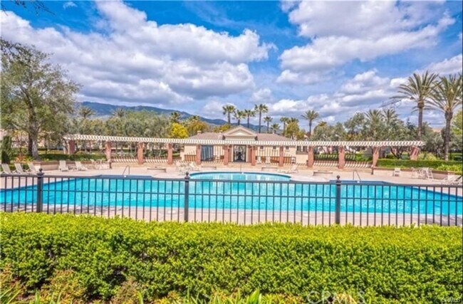 Building Photo - 15723 Parkhouse Dr