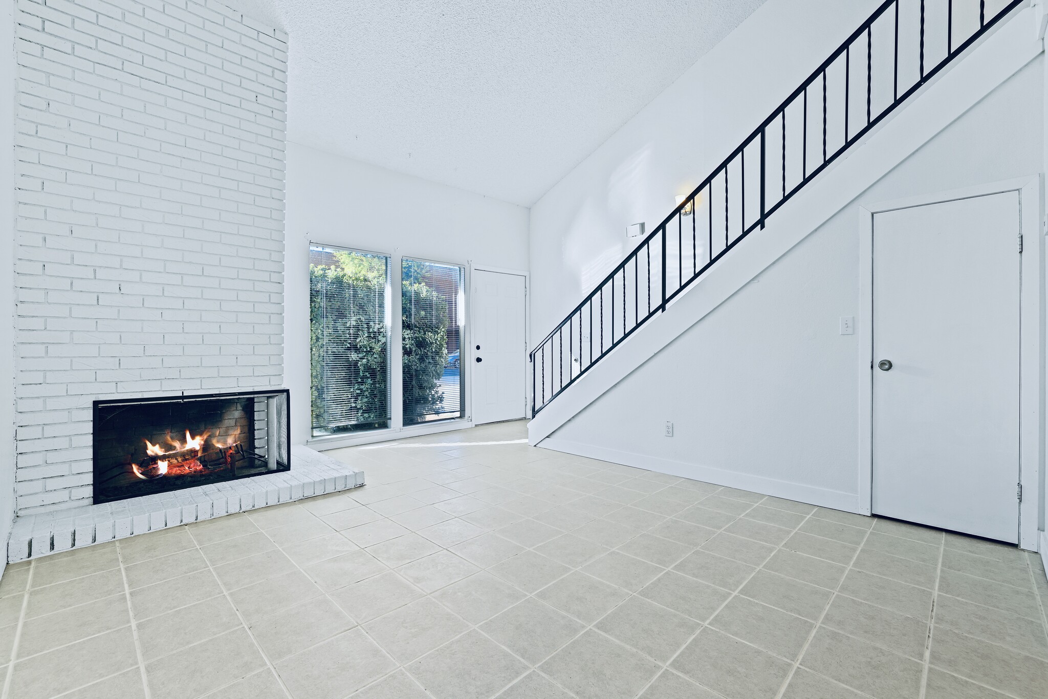 Building Photo - 1305 Sylvan Meadows Dr