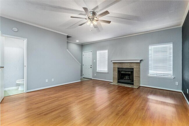 Building Photo - 9850 Pagewood Ln