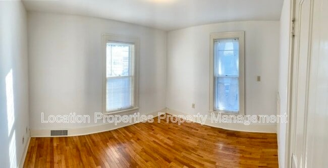 Building Photo - 1741 Vermont St