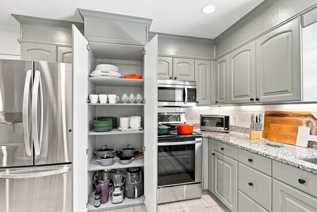 Building Photo - 3901 Quail Hollow Dr