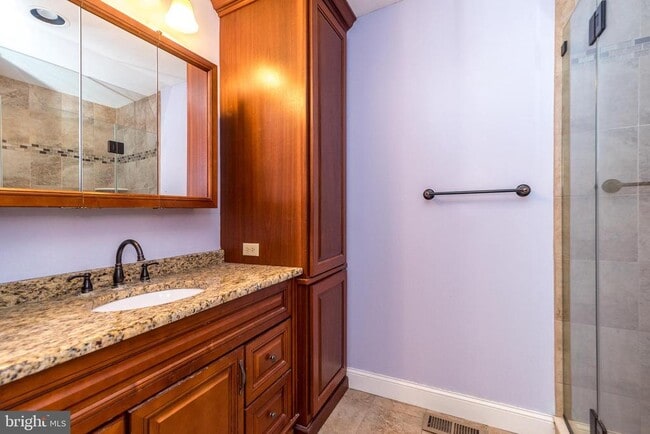 Building Photo - 108 Susan Constant Ct