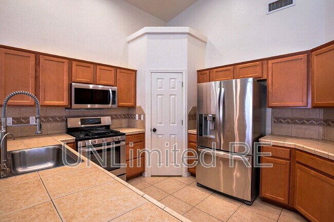 Building Photo - 4926 Mesa Blanca Way