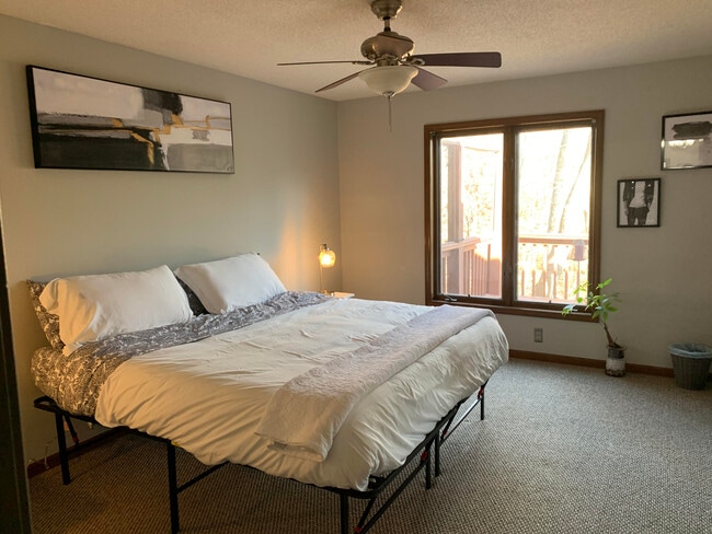 Building Photo - 109 Hollyridge Ln