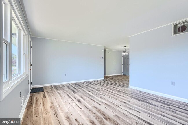 Building Photo - 5506 Adleigh Ave