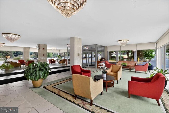 Building Photo - 10201 Grosvenor Pl