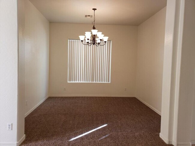Building Photo - 760 E Indian Wells Pl