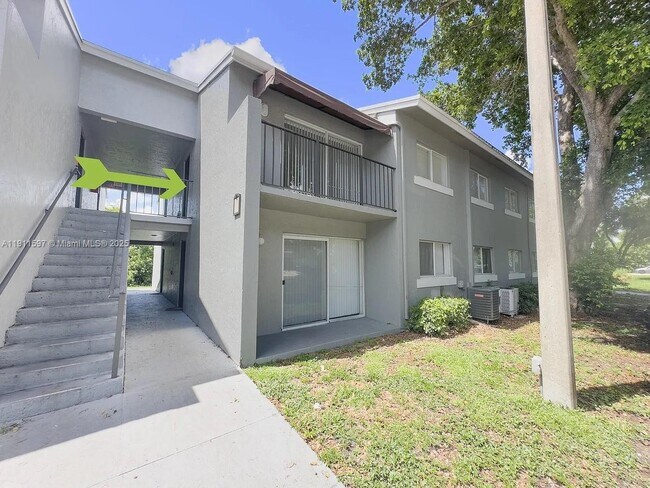 Primary Photo - 1201 Lake Victoria Dr