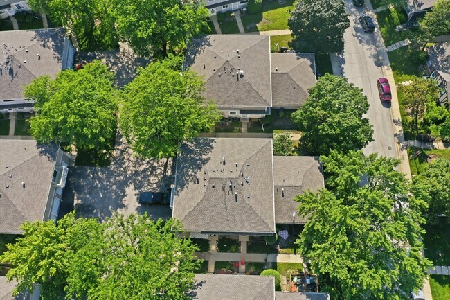 Building Photo - 1437 Sutter Dr