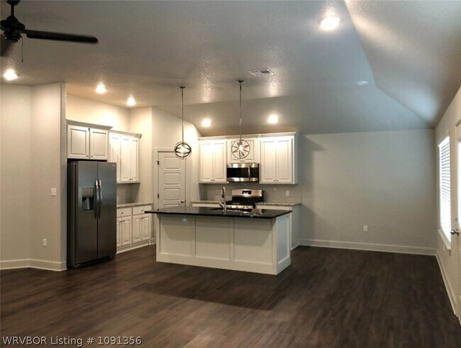 Building Photo - 9826 Willowbrook Loop