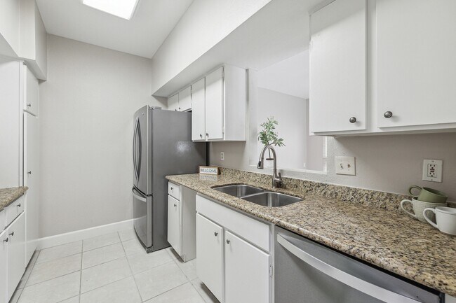 Building Photo - 1115 Augusta Dr