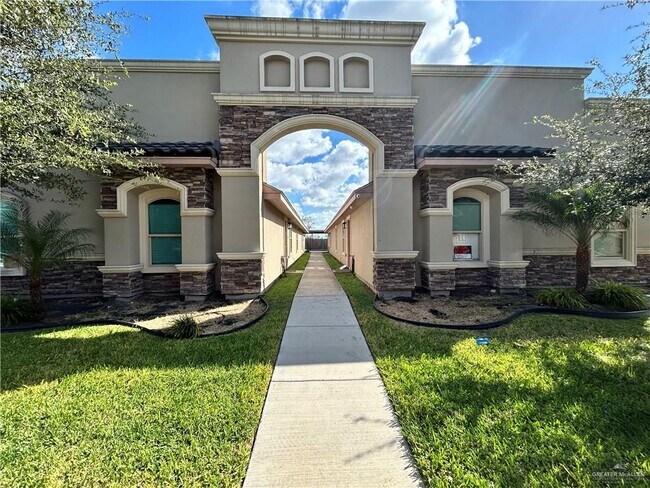 Primary Photo - 12 N Ebony St