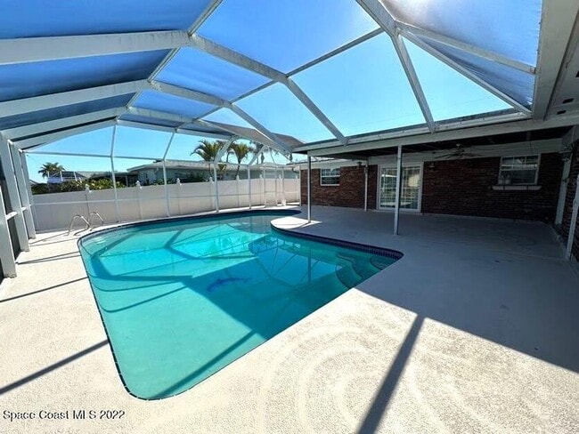 Building Photo - 1660 Neptune Dr