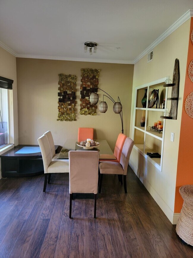 Building Photo - FURNISHED  1 bed/ 1 bath updated home in Aliso Viejo w/Fireplace