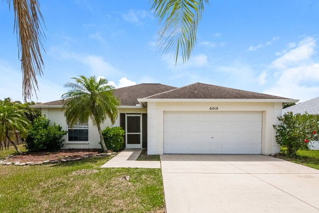 Building Photo - 6010 33rd Dr E