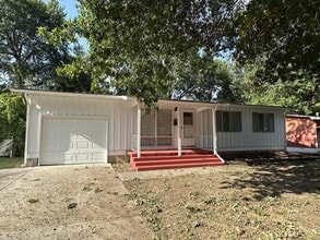 Building Photo - 8704 E 92nd St