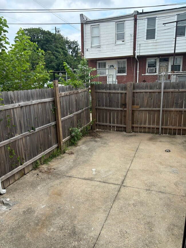 Building Photo - Beautifully Remodeled 2BR Home with Den and Finished Basement