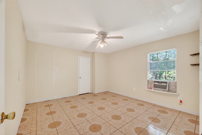 Building Photo - 968 Garapan St