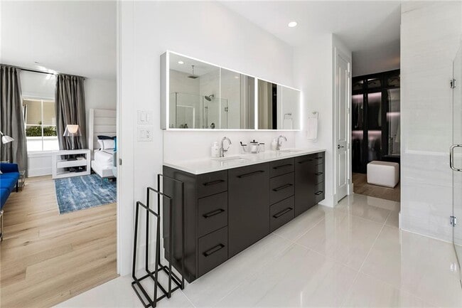 Building Photo - 6715 Halcyon Way