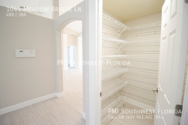Building Photo - 1041 Meadow Breeze Ln
