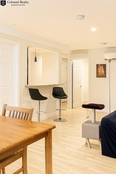 Building Photo - 10 Strathmore Rd