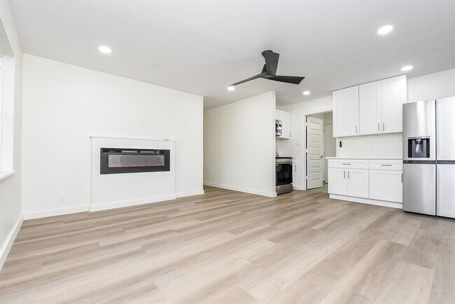 Building Photo - 1010 Woodchurch Ln