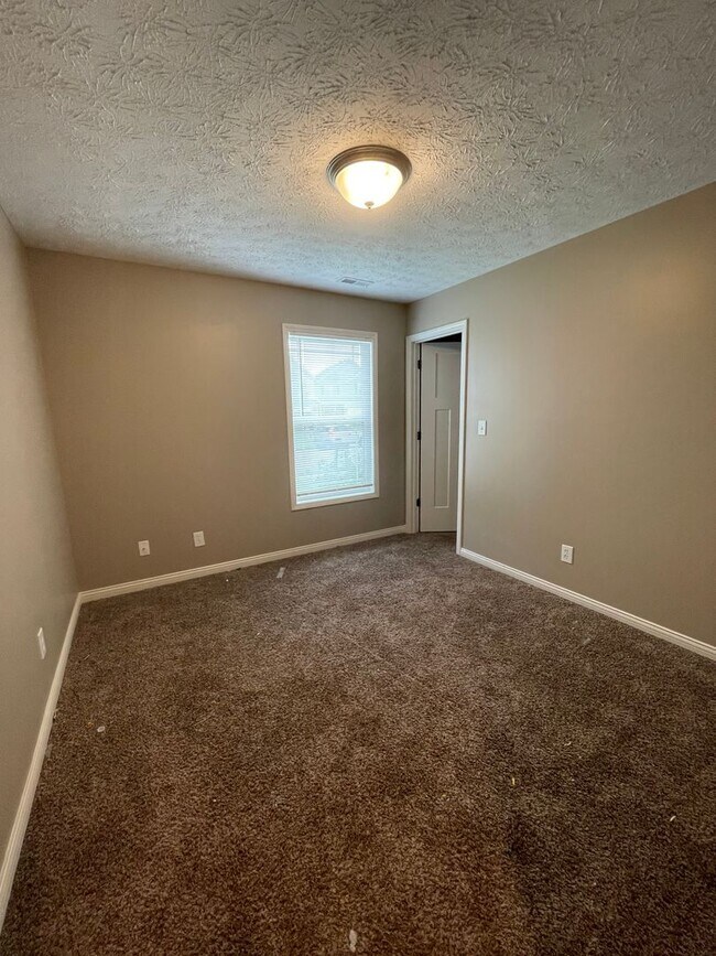 Building Photo - 3950 Austrian Ct