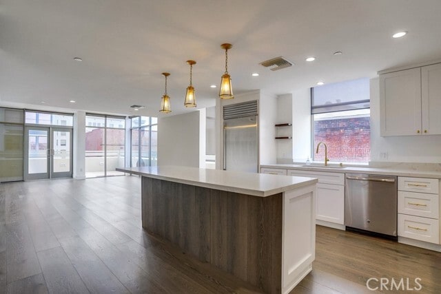 Building Photo - 35 N Raymond Ave