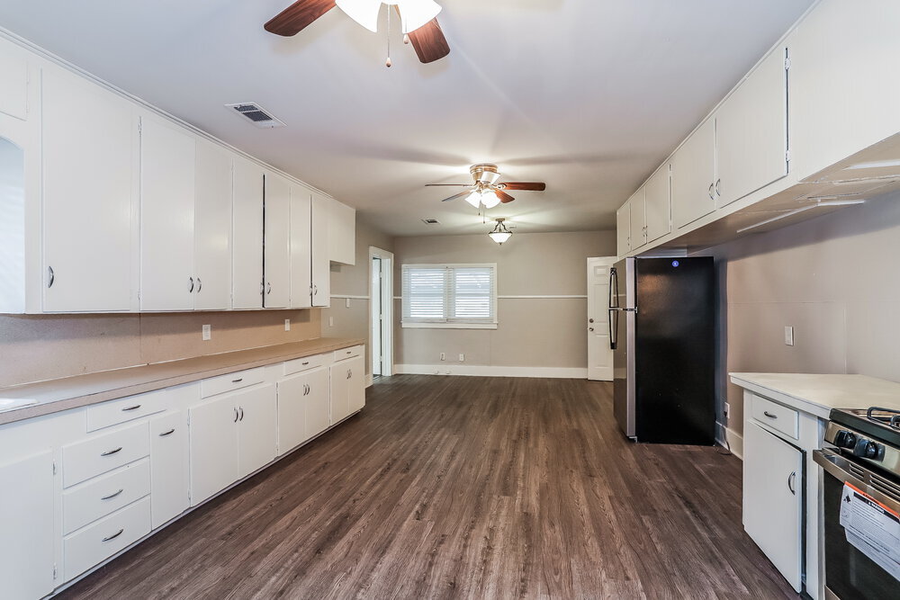 Building Photo - 522 12th Ave N