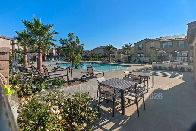 Building Photo - 34495 Agave Dr