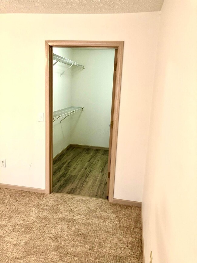 Building Photo - 6835 Villabrook Dr